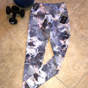 ONZIE High-Waisted Legging - NWT! 🛍